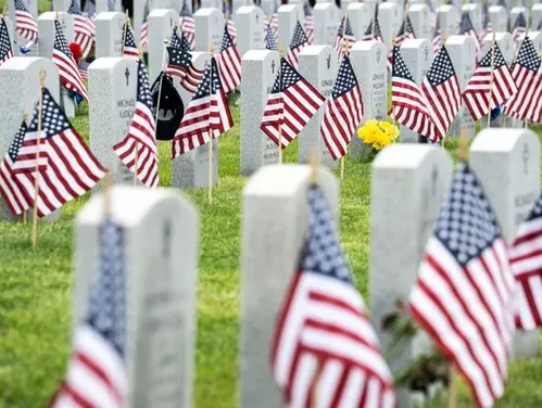 2024 Memorial Day Flags at Iowa Veterans Cemetery - Lily Smith - DM Register