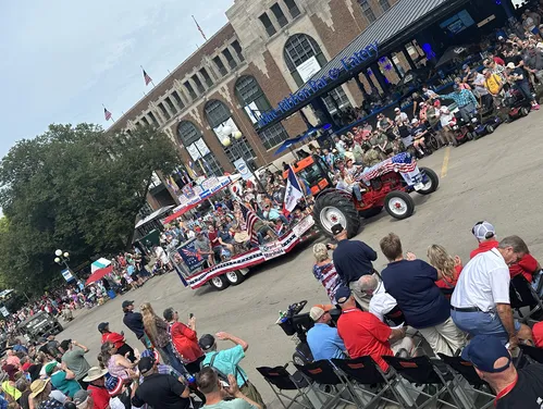 Leffler & Vietnam Grand Marshals