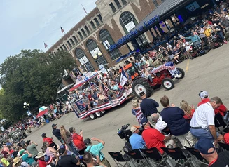 Leffler & Vietnam Grand Marshals