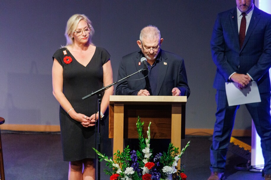Simon & April Conway